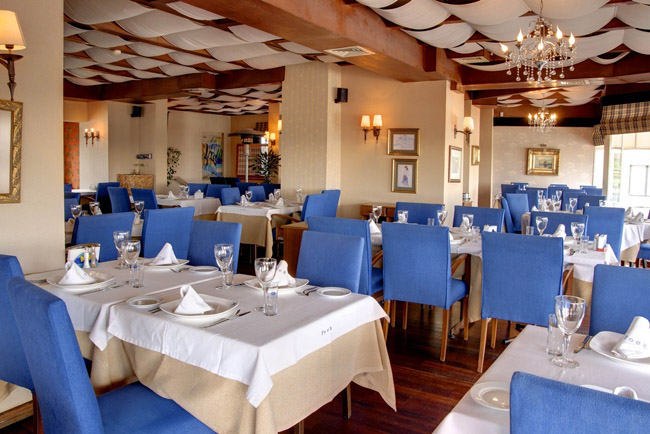 FO�A RESTAURANT
